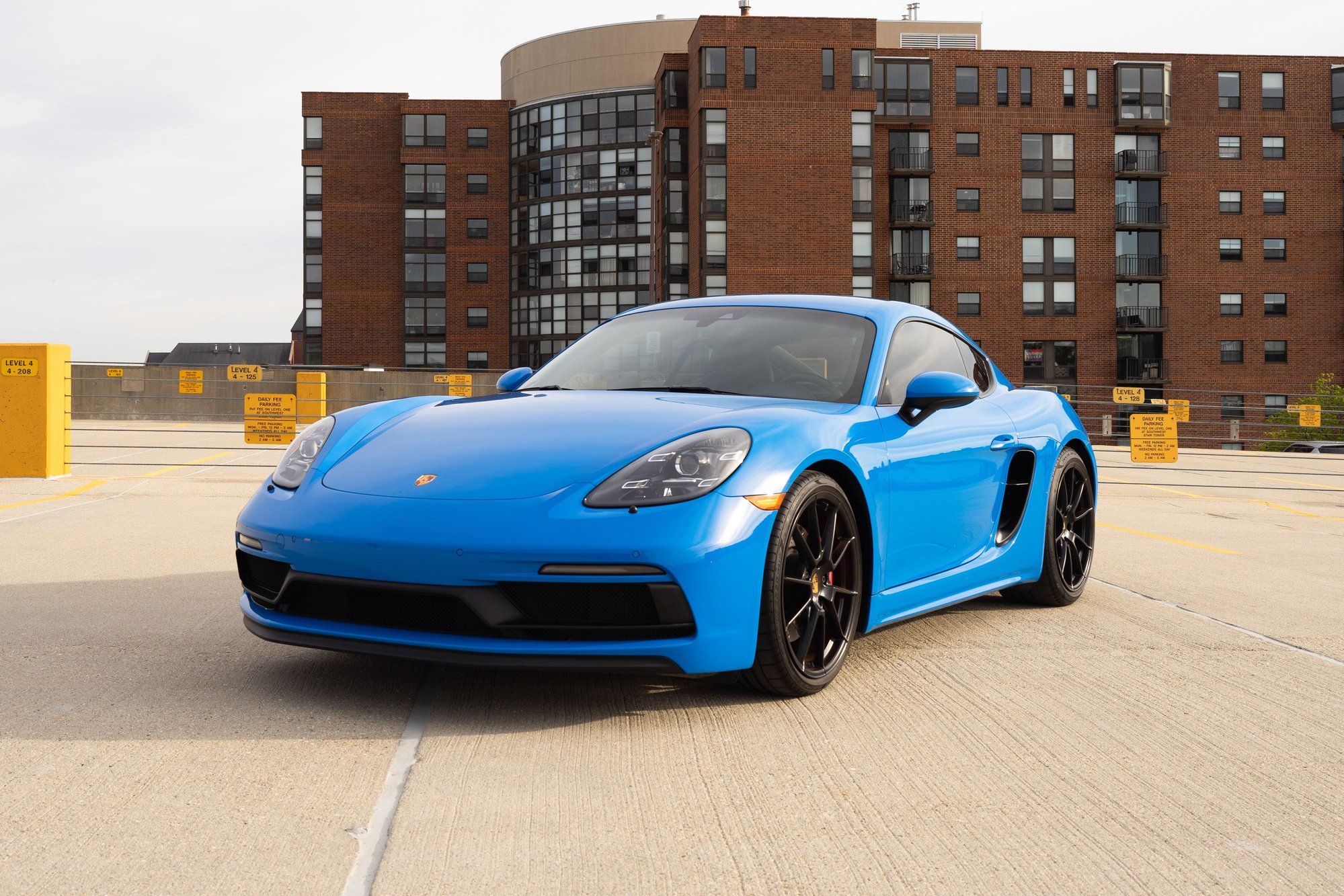 2022 Porsche 718 - 2022 Porsche 718 Cayman GTS 4.0 PDK — Shark Blue — 15k Miles — Extra Wheels - Used - VIN WP0AD2A82NS268262 - 15,270 Miles - 6 cyl - 2WD - Automatic - Coupe - Blue - Arlington Heights, IL 60004, United States