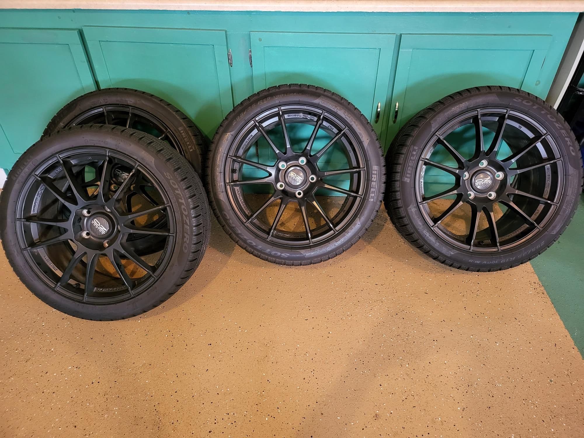 Wheels and Tires/Axles - Porsche 911 (991.2) Carrera Coupe (Base) Winter Wheel/Tire Set - Used - 0  All Models - Syracuse, NY 13201, United States