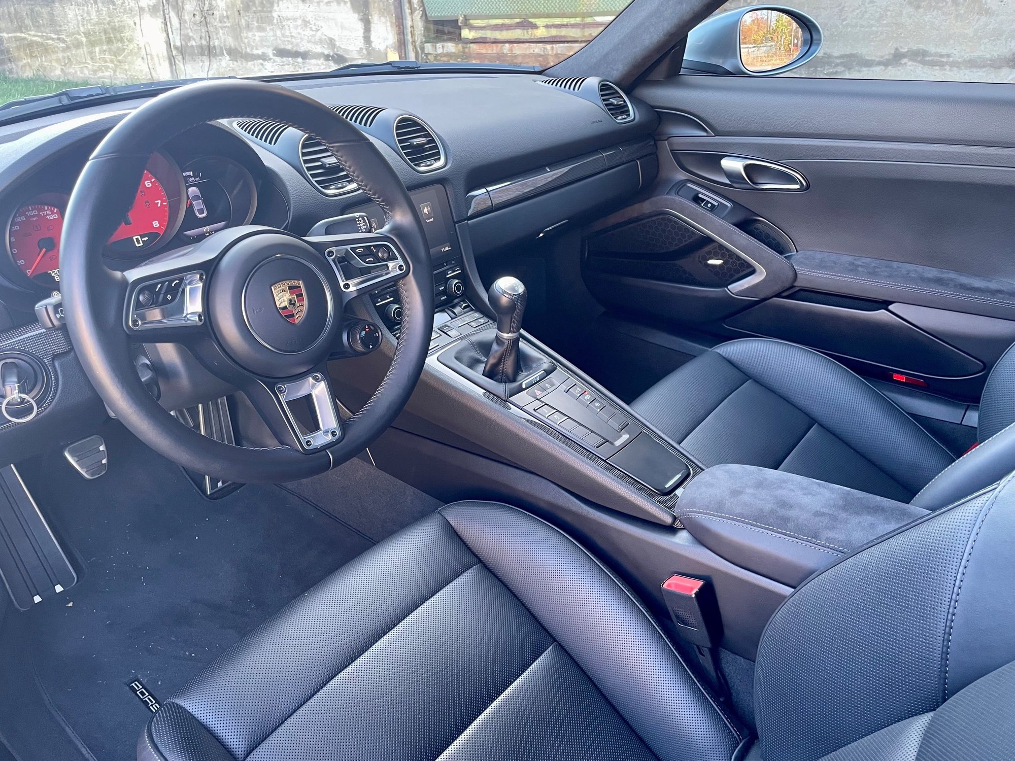 2019 Porsche 718 Cayman - 2019 718 Cayman GTS - Used - VIN WP0AB2A80KS278743 - 7,380 Miles - 4 cyl - 2WD - Manual - Coupe - Silver - Sparkill, NY 10976, United States