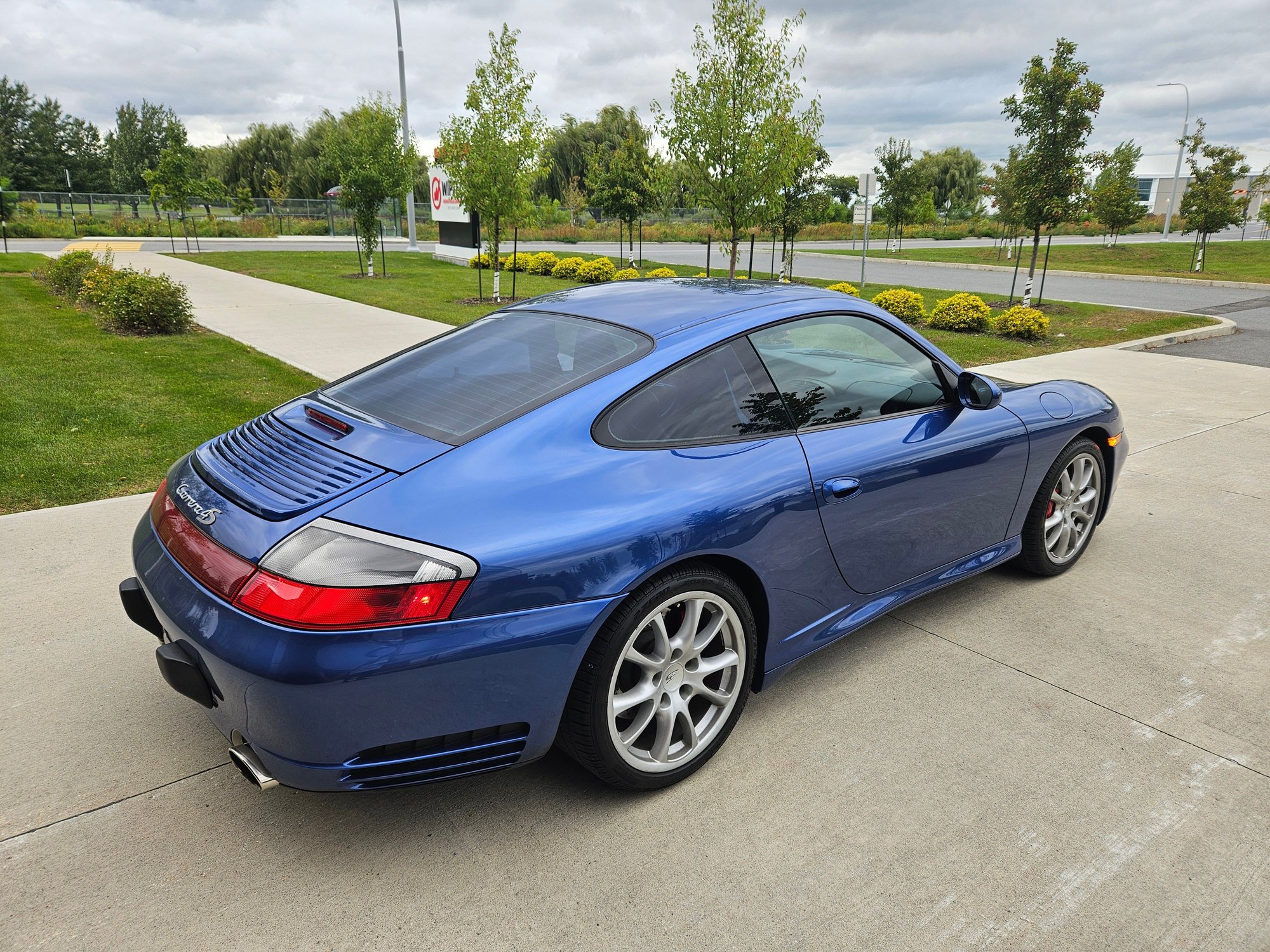 2004 Porsche 911 - Special 2004 911 C4s - Used - VIN WP0AA29964S622269 - 49,000 Miles - 6 cyl - Manual - Blue - Saint-Bruno, QC J3V, Canada