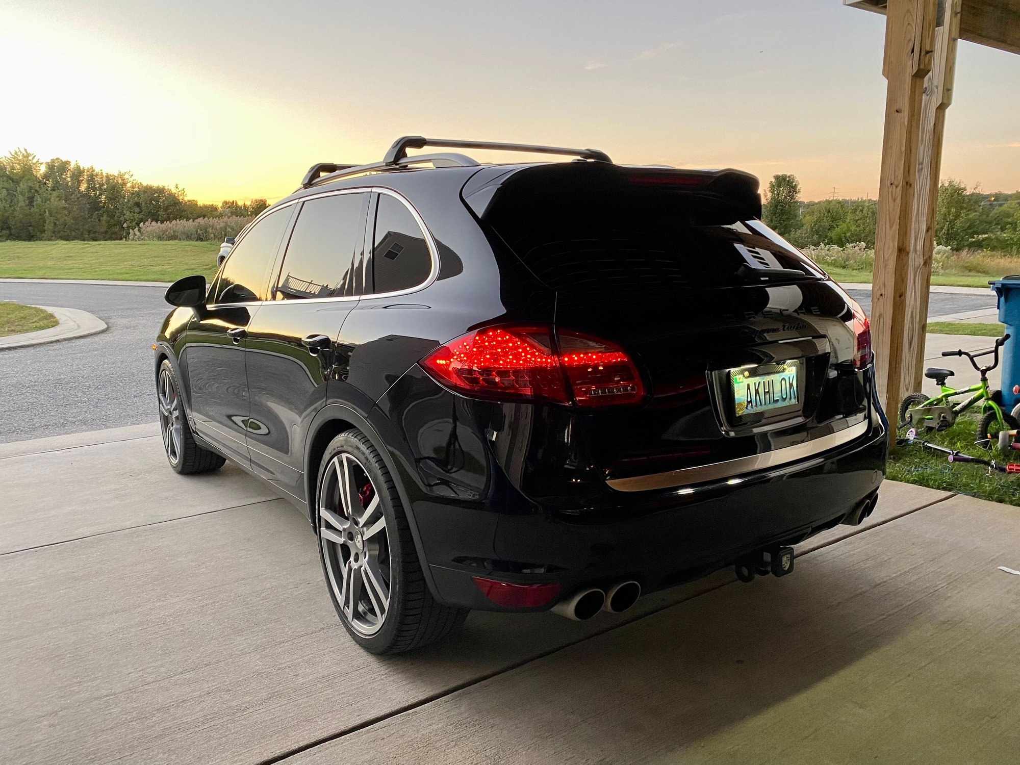 2011 Porsche Cayenne - 2011 Porsche Cayenne Turbo - Used - VIN WP1AC2A27BLA87693 - 160,000 Miles - 8 cyl - 4WD - Automatic - SUV - Black - Stevensville, MD 21666, United States