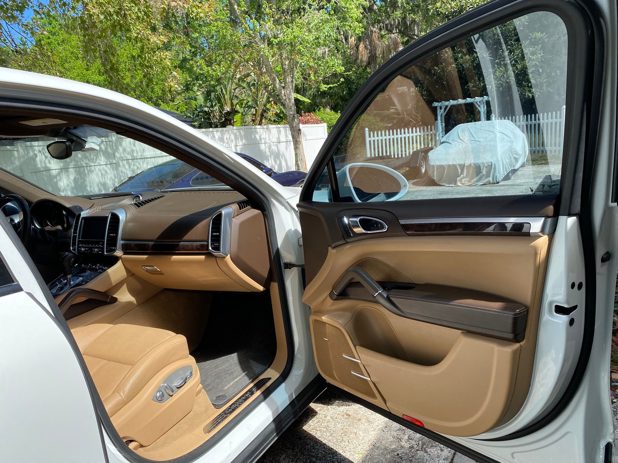 2015 Porsche Cayenne - 2015 Cayenne Diesel- Nice Spec, still under warranty, FL - Used - VIN WP1AF2A28FLA39357 - 84,500 Miles - 6 cyl - 4WD - Automatic - SUV - White - Lakeland, FL 33813, United States