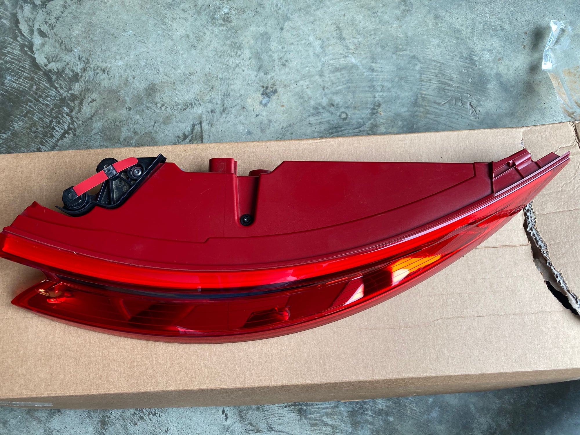 Lights - 991.2 red tail lights (pair) - Used - 2016 to 2019 Porsche 911 - Richmond, VA 23231, United States