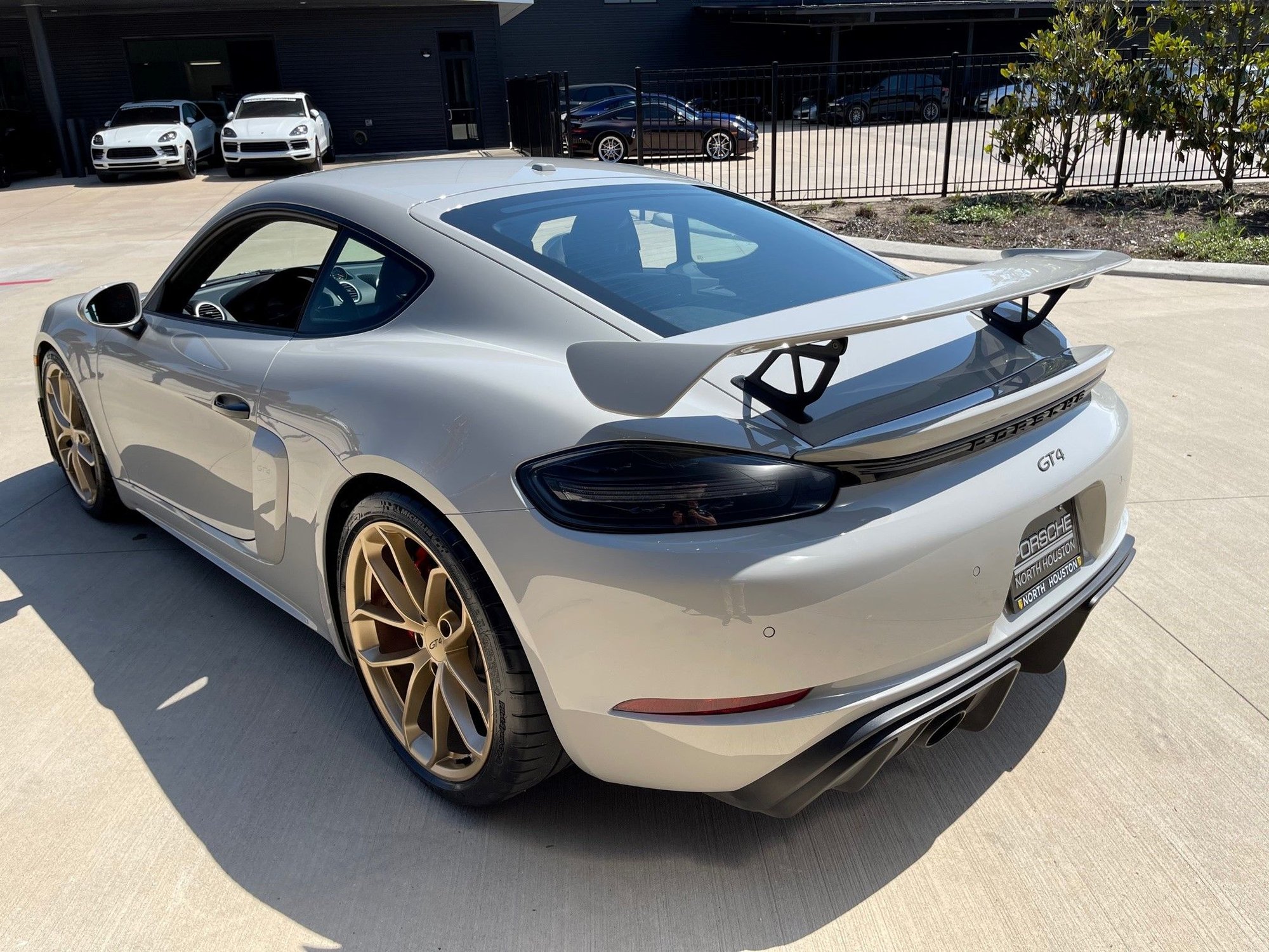 2020 Porsche 718 Cayman - 2020 718 GT4 (CHALK) - Used - VIN WP0AC2A83LK289153 - 3,607 Miles - 6 cyl - 2WD - Manual - Coupe - Other - Houston, TX 77090, United States