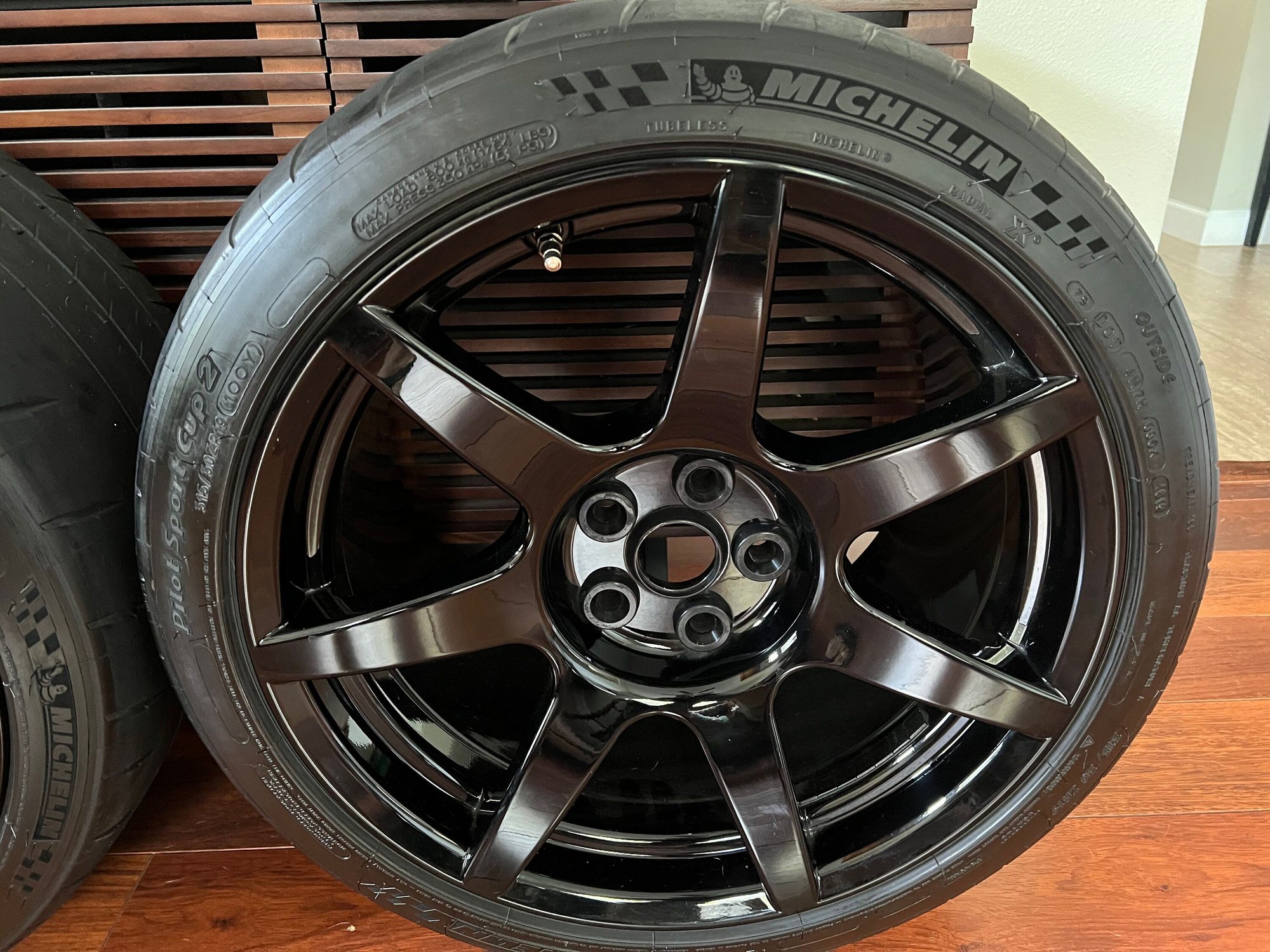 Wheels and Tires/Axles - GT350R Carbon Fiber Wheels w/ Cup2 tires, excellent condition - Used - 2016 to 2020 Ford Shelby GT350 - St Petersburg, FL 33702, United States