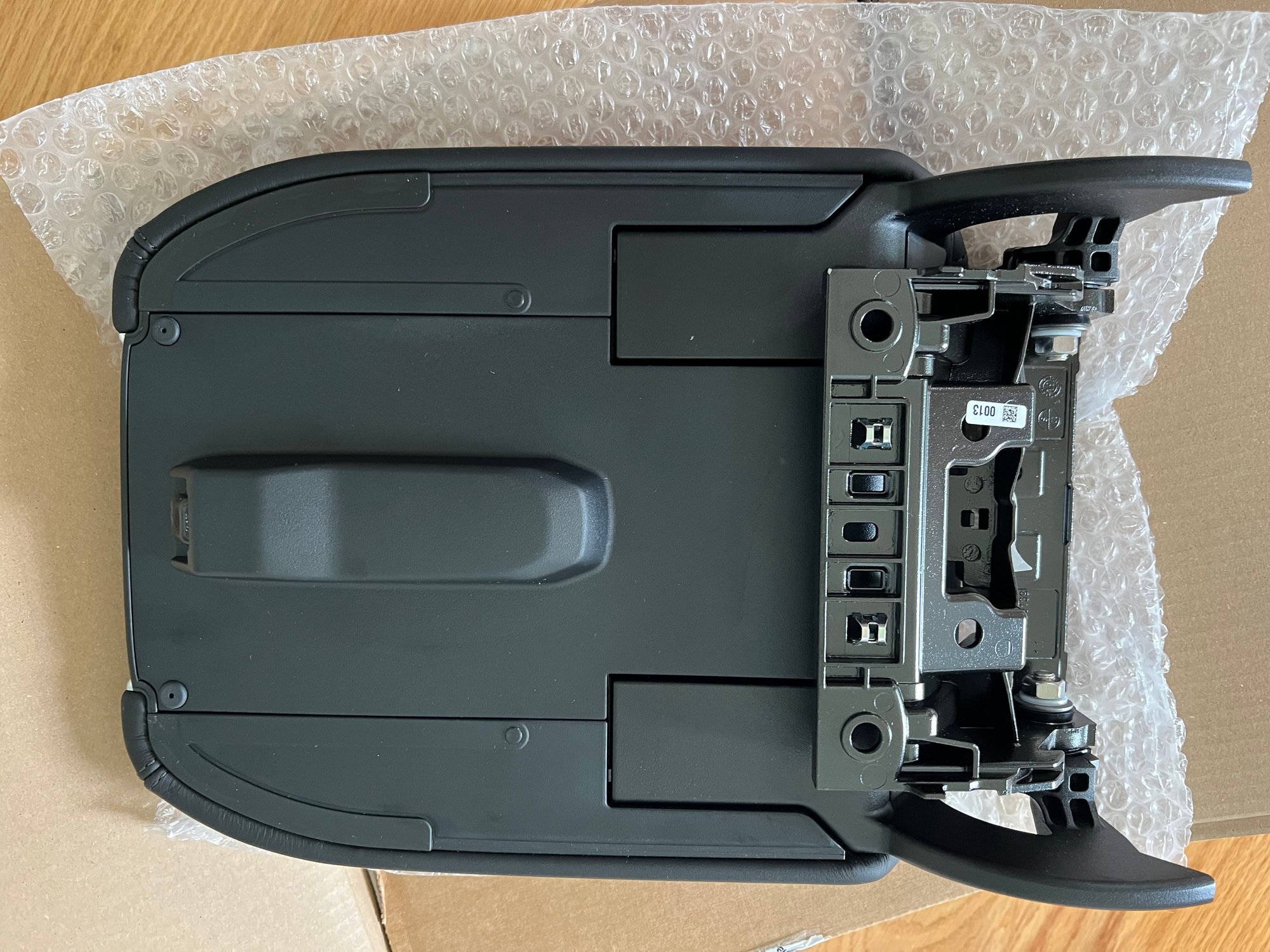 Interior/Upholstery - Cayenne Turbo S Embossed Armrest Console Lid - Band New - New - 2019 to 2023 Porsche Cayenne - Mansfield, MA 02048, United States