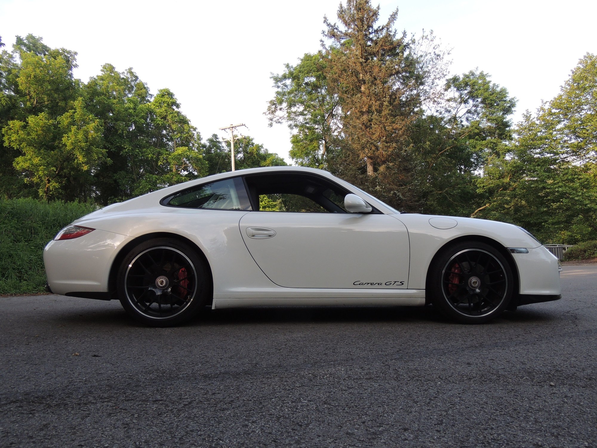 2011 Porsche 911 - Beautiful 911 GTS - Used - VIN WP0AB2A96BS720899 - 20,600 Miles - 6 cyl - 2WD - Manual - Coupe - White - Gibsonia, PA 15044, United States
