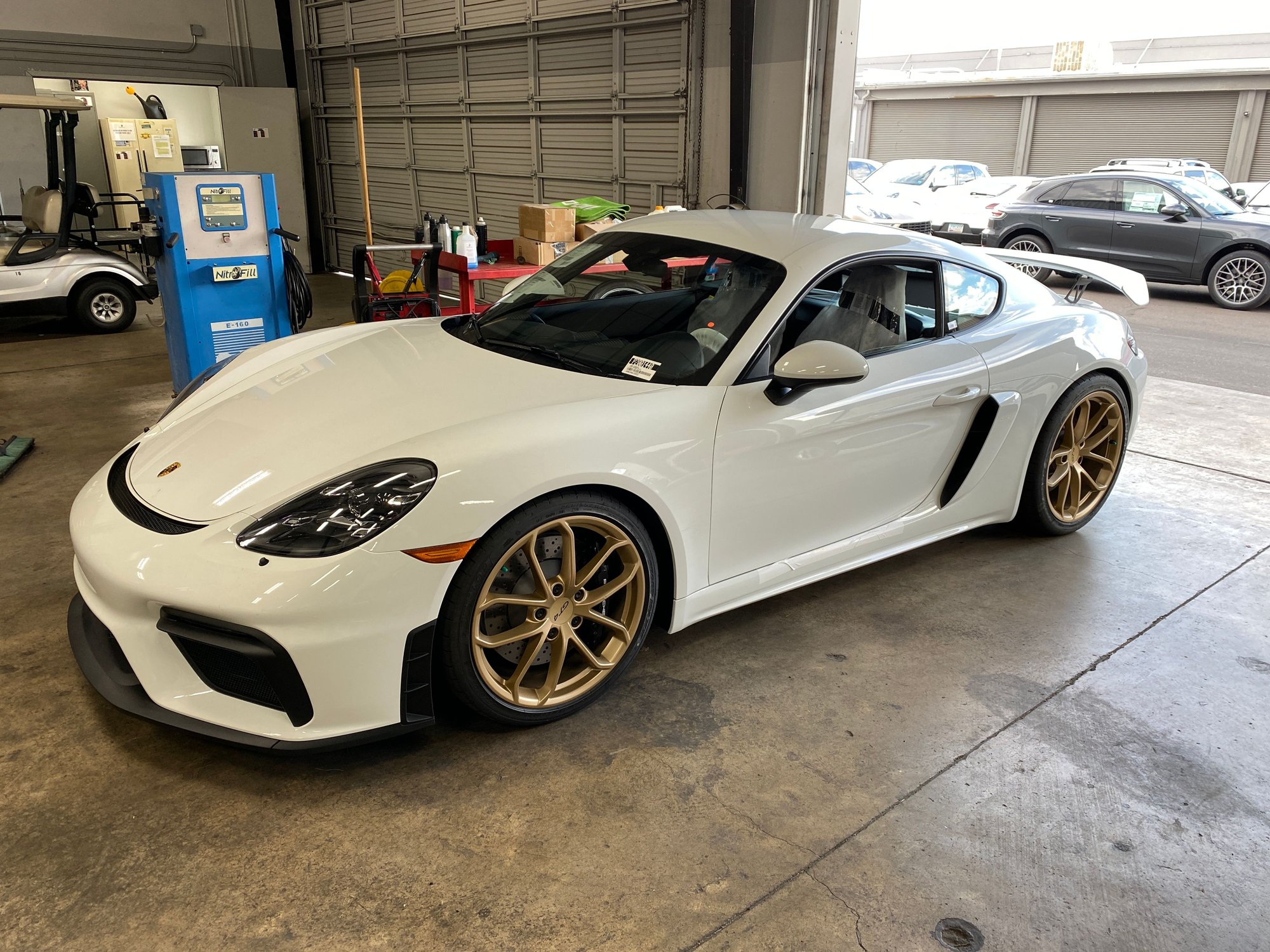 2020 718 Cayman GT4 Available! Beautiful Spec! White with Arum Wheels