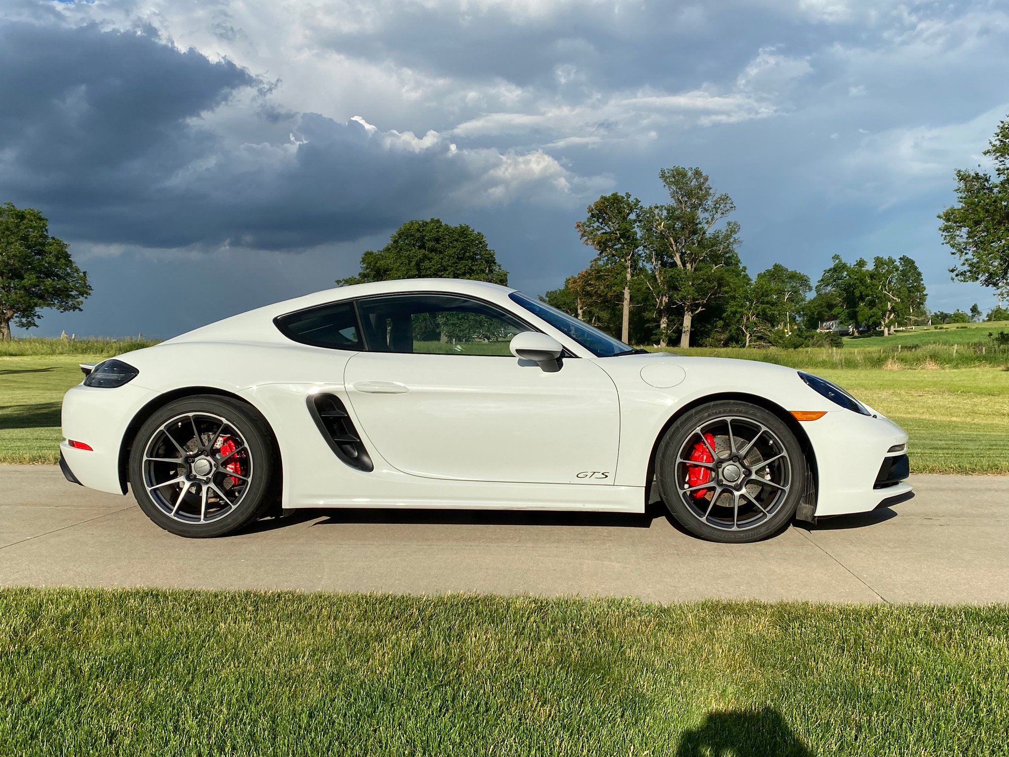 2018 Porsche 718 Cayman - 2018 Cayman GTS - Used - VIN WP0AB2A80JK279552 - 3,734 Miles - 4 cyl - 2WD - Manual - Coupe - White - Marshalltown, IA 50158, United States