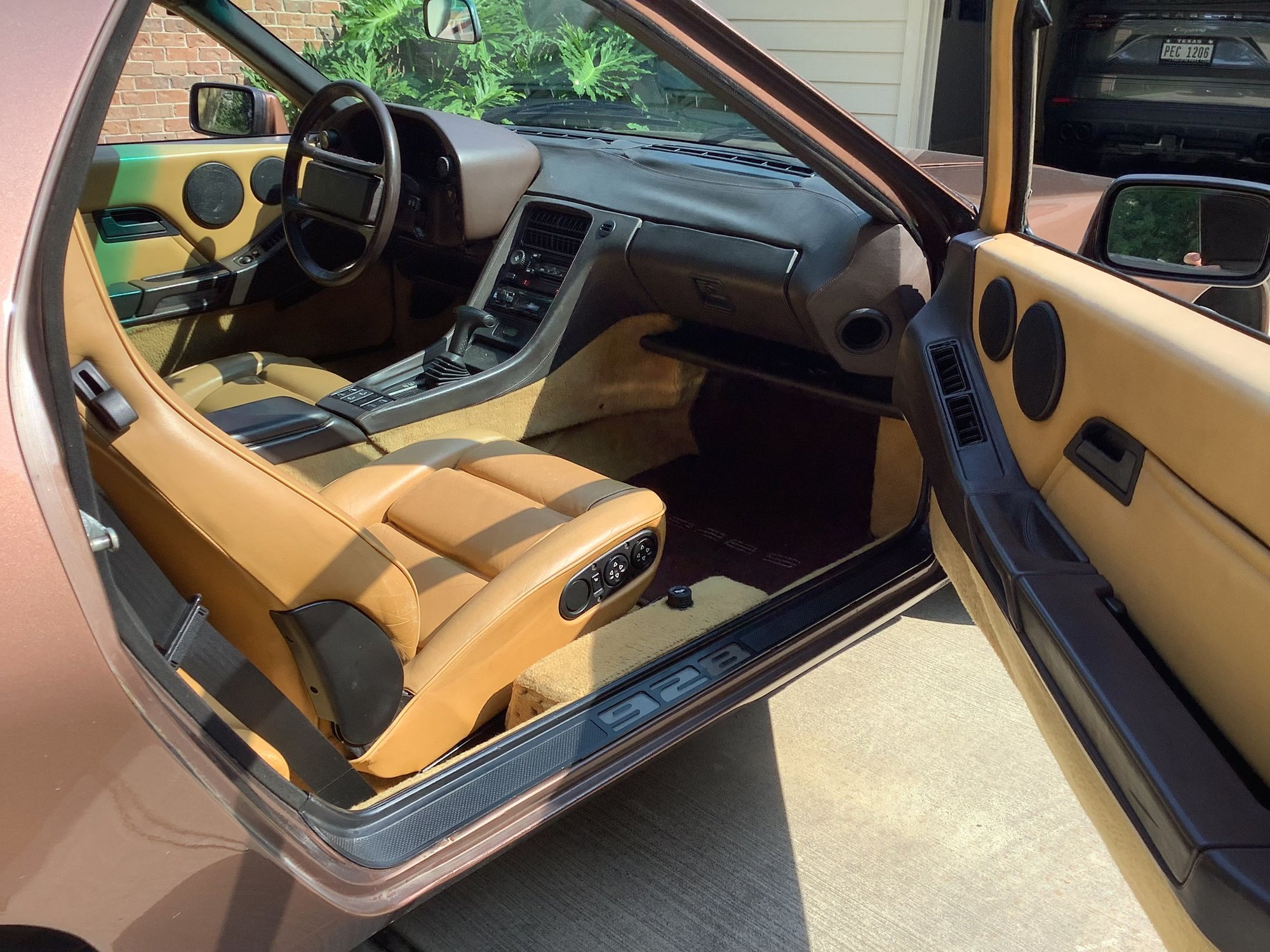 1985 Porsche 928 - 1985 928 Automatic - driver in great condition - Used - VIN WP0JB0928FS862012 - 140,300 Miles - 8 cyl - Automatic - Brown - Houston, TX 77381, United States