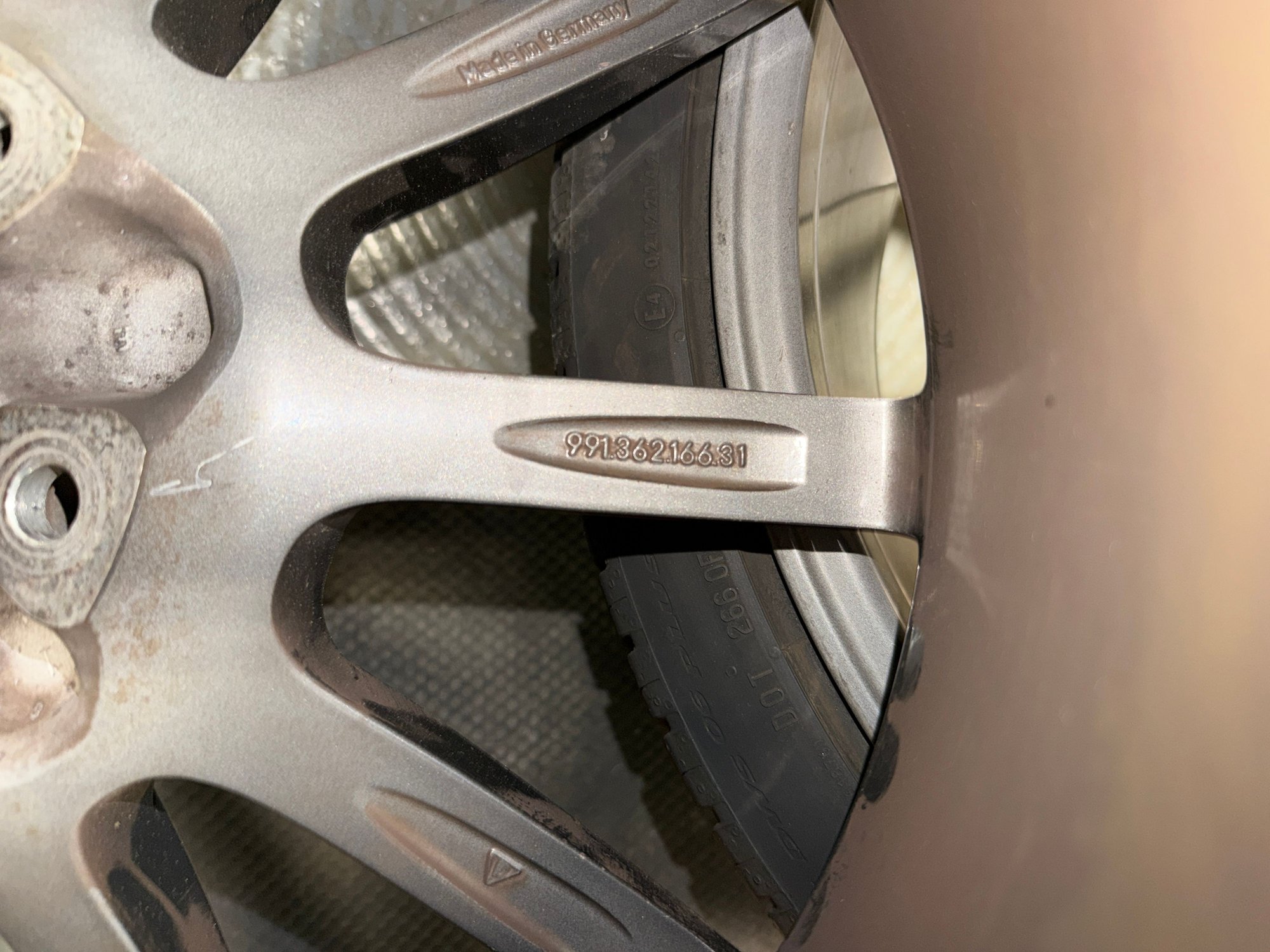 Wheels and Tires/Axles - Set of 4 OEM Porsche 911 991 20" Carrera II Wheels Rims C4 C4S Wide Body - Used - 2013 to 2017 Porsche 911 - New York, NY 10010, United States