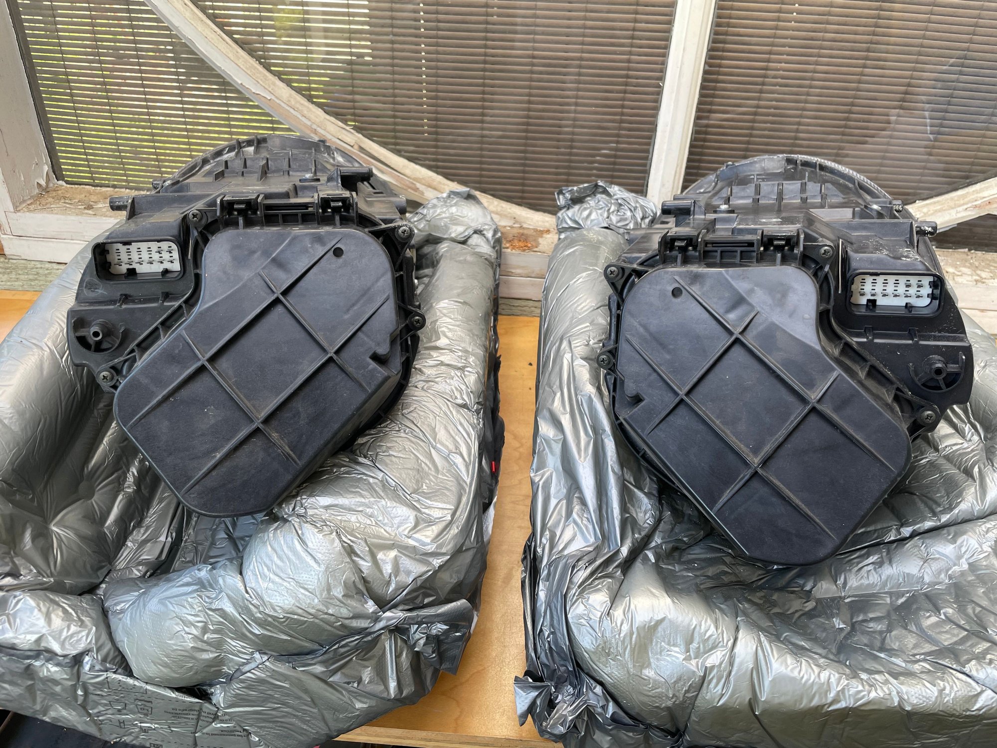 Lights - 997.1 OEM Xenon Headlights full set - Used - 2005 to 2012 Porsche 911 - San Marino, CA 91108, United States