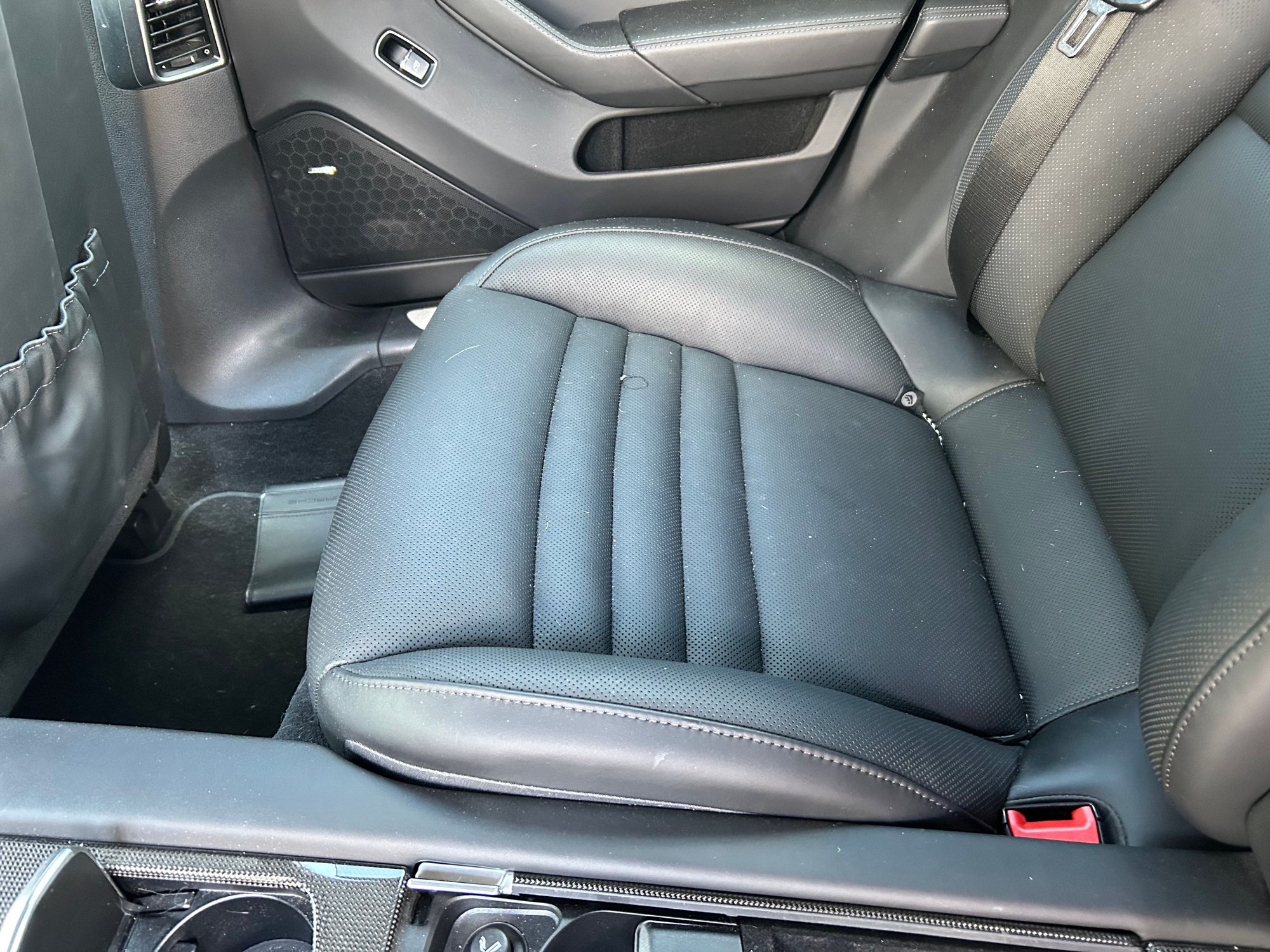 2014 Porsche Panamera - Panamera , one owner, no accidents or body work, making room for a newer GTS - Used - VIN WP0AF2A77EL083376 - 49,100 Miles - 8 cyl - AWD - Automatic - Sedan - White - Finleyville, PA 15332, United States