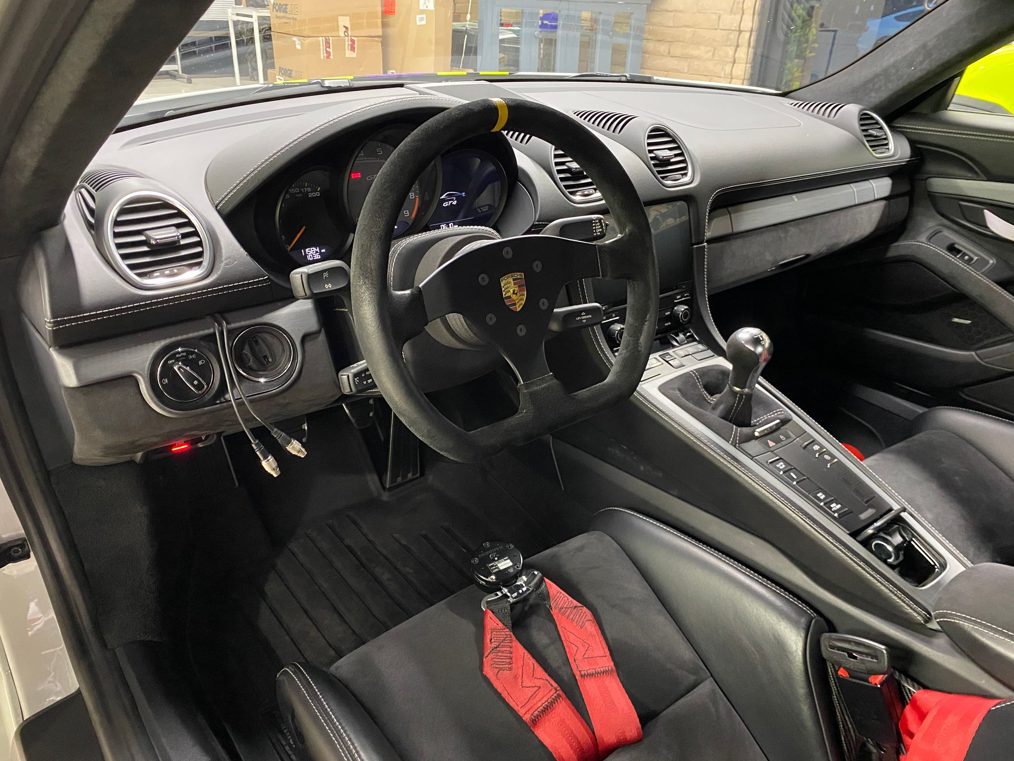 2020 Porsche 718 Cayman - 2020 PORSCHE 718 GT4 MANUAL | 1 OWNER | CLEAN TITLE - Used - VIN WP0AC2A86LK289177 - 11,584 Miles - 6 cyl - 2WD - Manual - Coupe - White - Hayward, CA 94545, United States