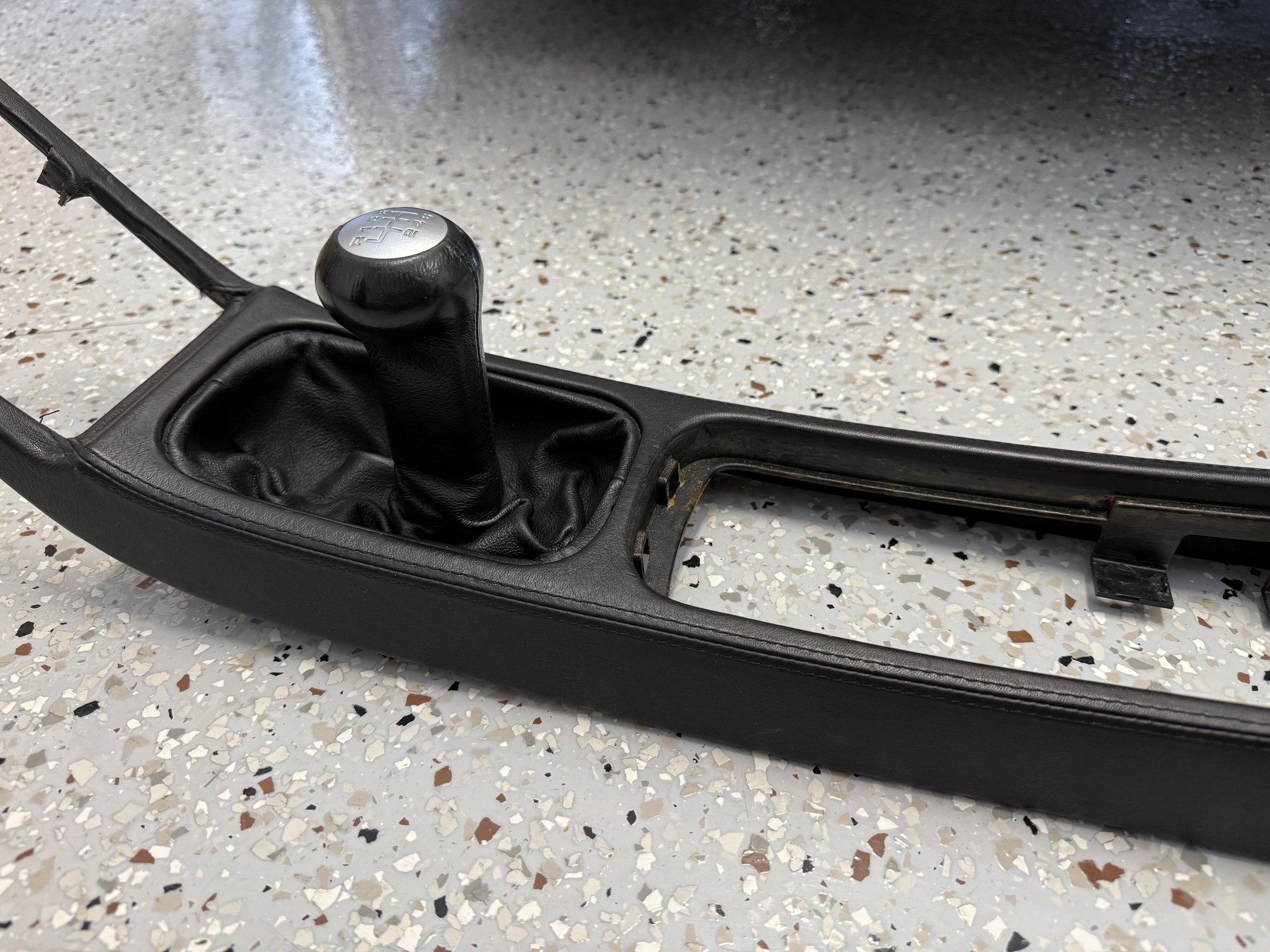 Interior/Upholstery - Porsche 993 leather center console + shift knob - Used - 1995 to 1998 Porsche 911 - Los Altos, CA 94024, United States