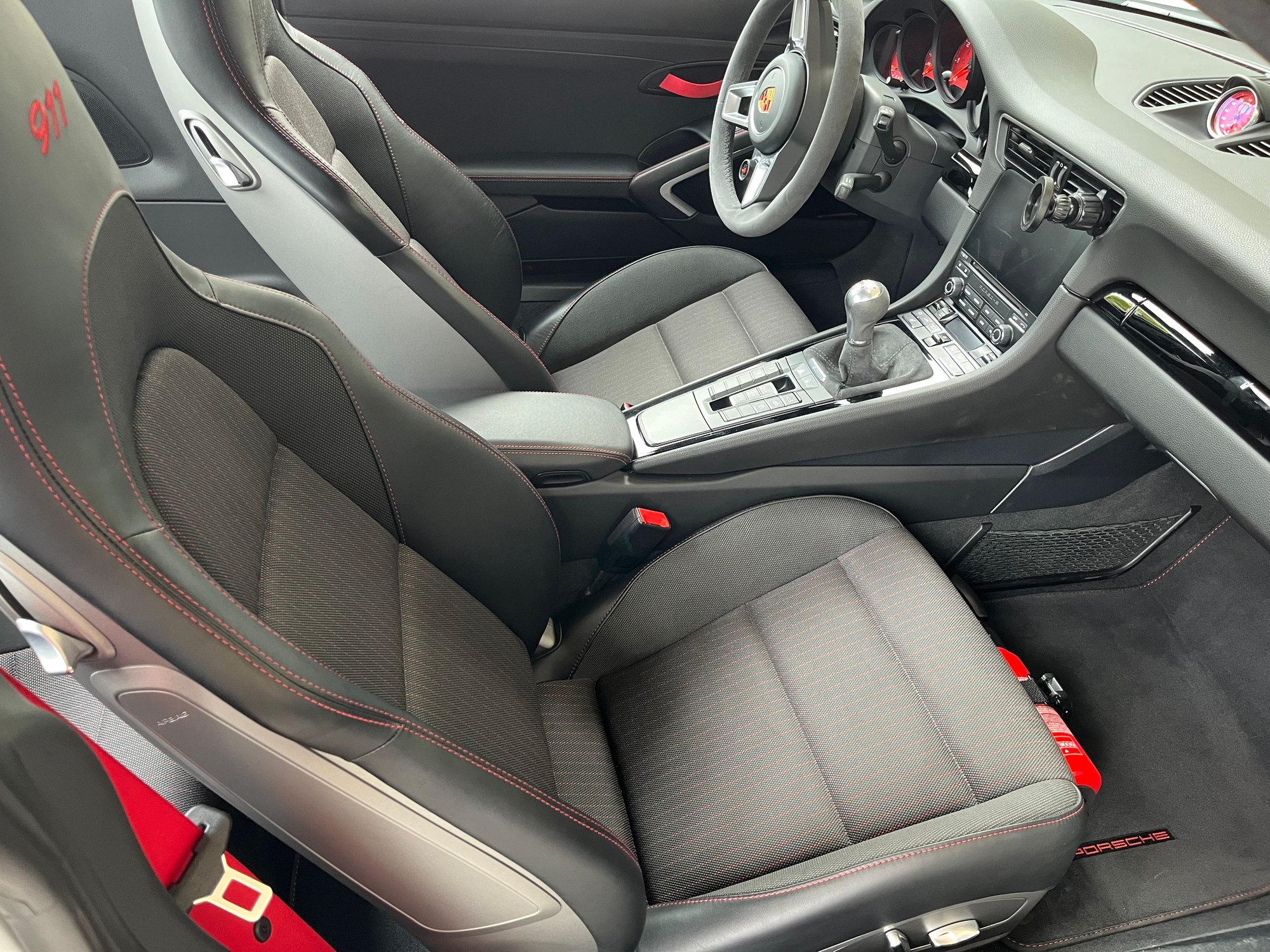 2018 Porsche 911 - Porsche 911 (991.2) Carrera t, Manual - Used - VIN WP0AA2A95JS106430 - 14,500 Miles - 6 cyl - 2WD - Manual - Coupe - White - Kitsap, WA 98110, United States