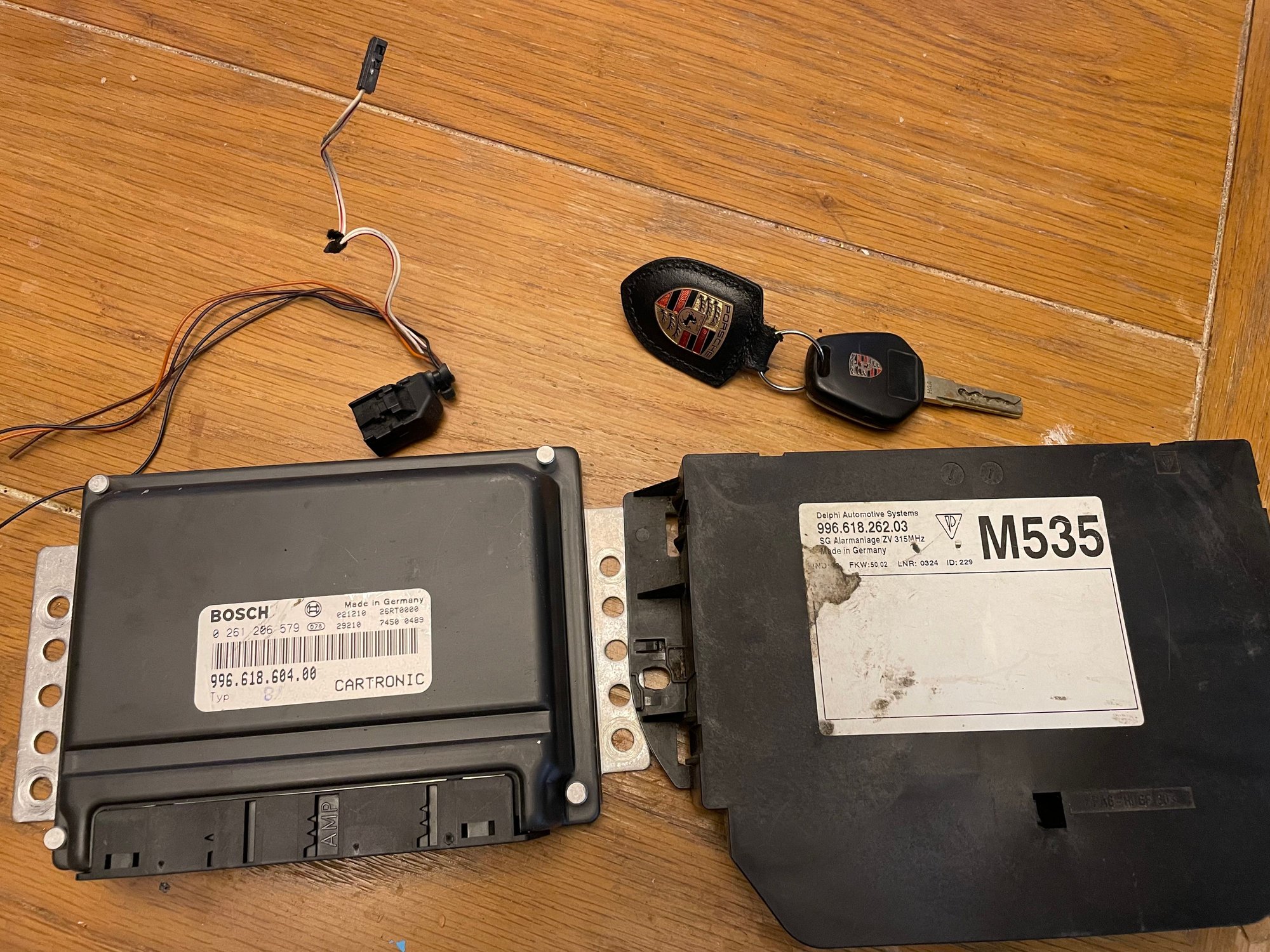 Engine - Electrical - 03 Porsche 996 ECU / Immobilizer / Key - Used - 1999 to 2004 Porsche 911 - Douglas, MA 01516, United States