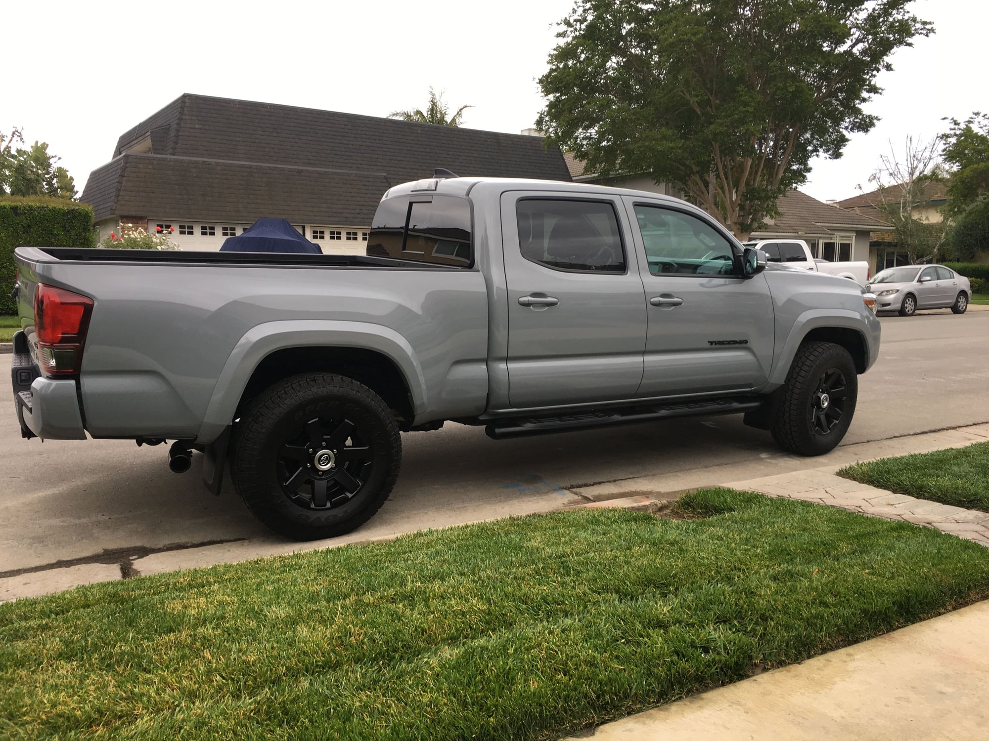 2019 Toyota Tacoma - 2019 Toyota Tacoma 4WD TRD Sport - Dbl Cab Long Bed - Loaded - $38,500 - Used - VIN 3tmdz5bn6km062869 - 3,600 Miles - 6 cyl - 4WD - Automatic - Truck - Gray - Huntington Beach, CA 92646, United States