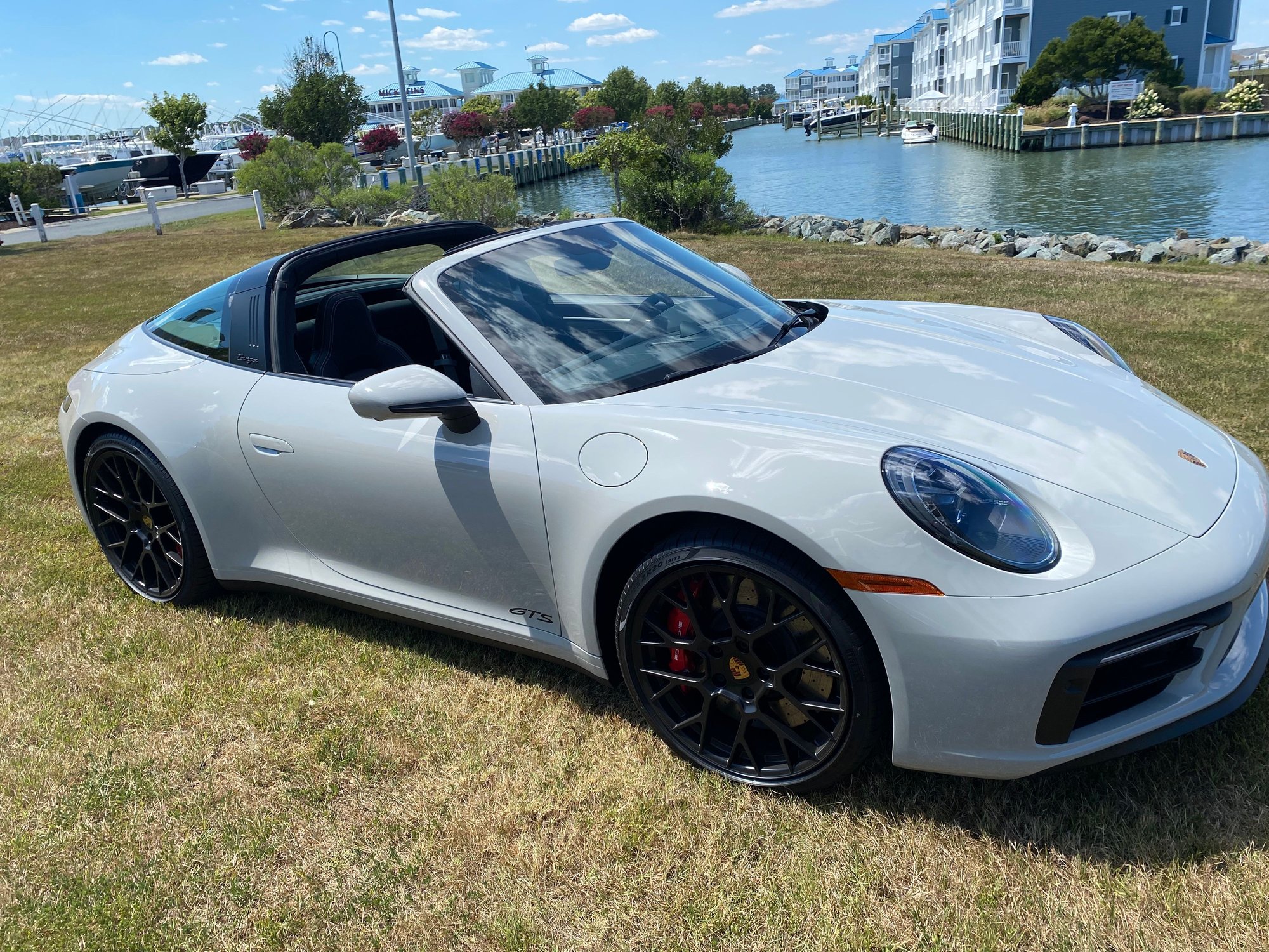 2022 Porsche 911 - 2022 Targa4 GTS 7speed manual, 300 miles, prepaid maintenance, wheel/tire protection - Used - VIN WP0BB2A96NS231945 - 300 Miles - 6 cyl - AWD - Manual - Convertible - Gray - Towson, MD 21204, United States