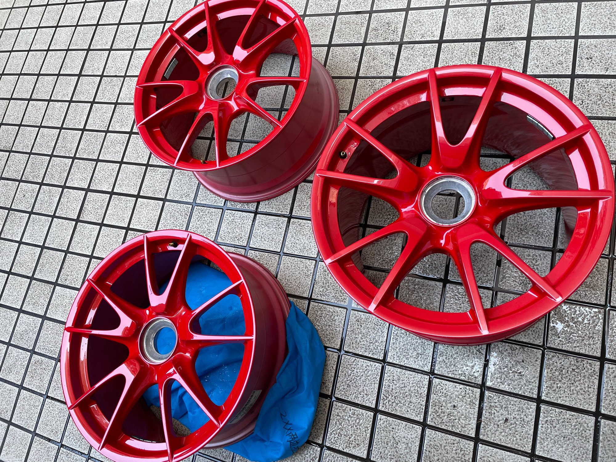 Wheels and Tires/Axles - FS: 997.2 GT3 RS MKII 3.8 Center Lock wheels RED GT3RS (set of 4) - Used - 2009 to 2012 Porsche GT3 - Seattle, WA 98105, United States