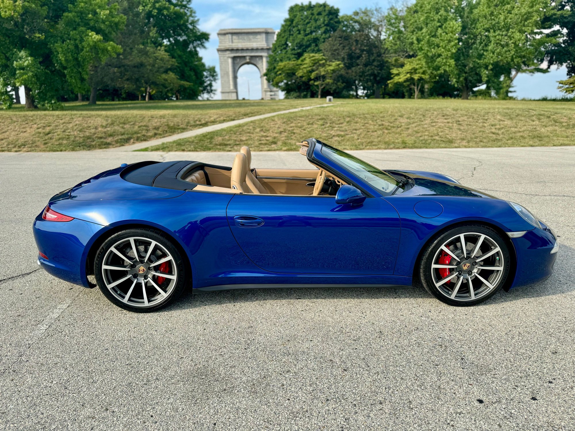 2013 Porsche 911 - 911 C4S Cabriolet Gorgeous High Spec  (Sports Chrono, PSE, Burmester, PAS, Prem Plus) - Used - VIN WP0CB2A90DS155464 - 45,000 Miles - 4WD - Automatic - Convertible - Blue - Villanova, PA 19085, United States