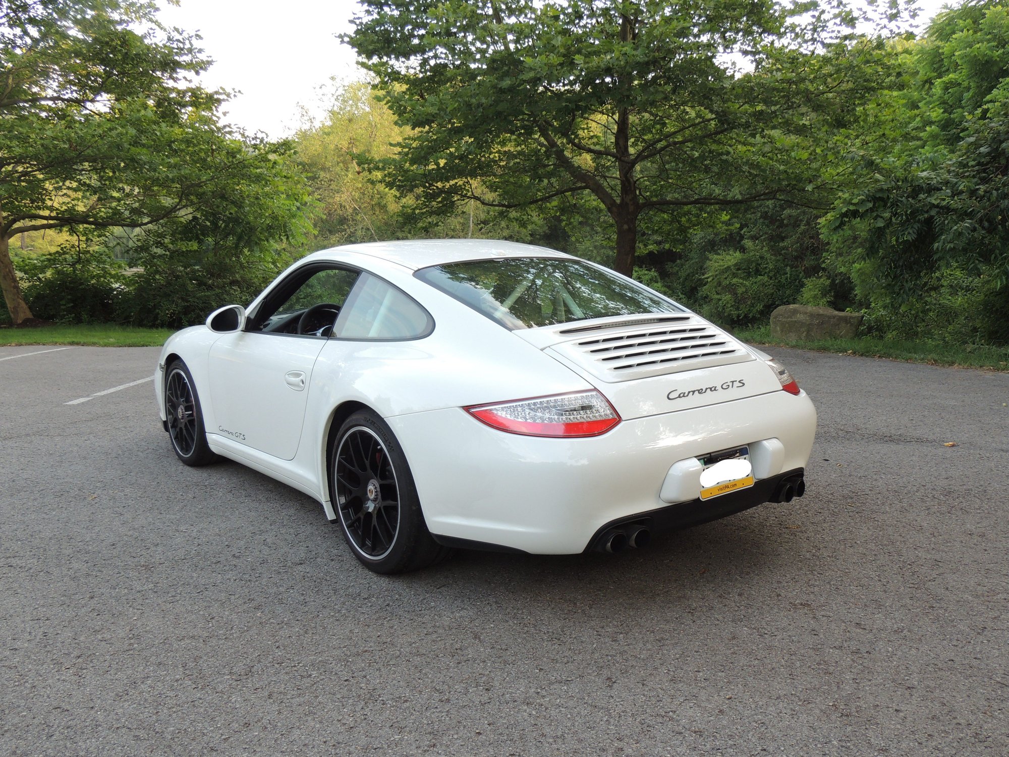 2011 Porsche 911 - Beautiful 911 GTS - Used - VIN WP0AB2A96BS720899 - 20,600 Miles - 6 cyl - 2WD - Manual - Coupe - White - Gibsonia, PA 15044, United States