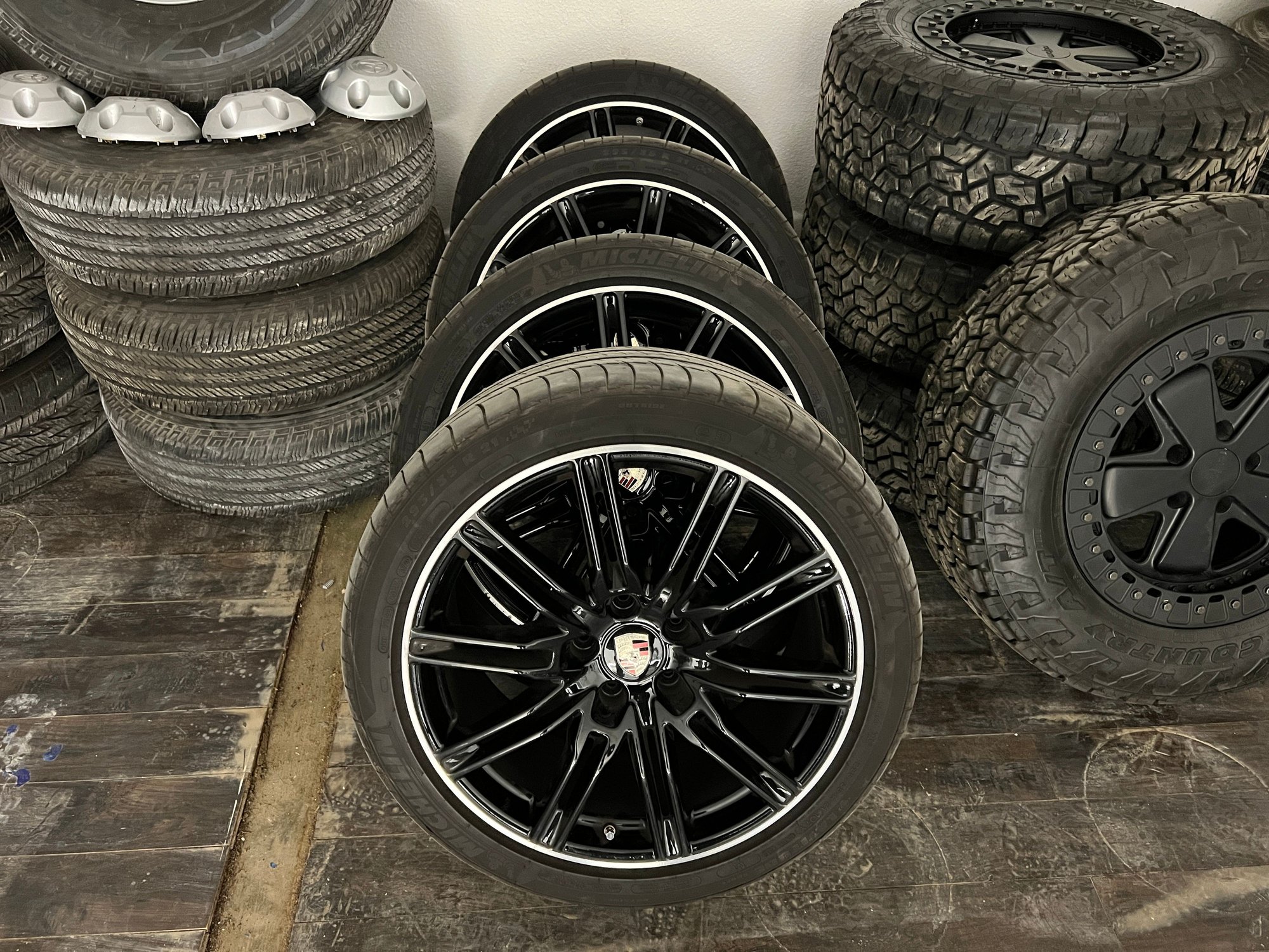 Wheels and Tires/Axles - 21" OEM PORSCHE CAYENNE SPORT EDITION SUMMER WHEEL SET NEW MICHELIN LATITUDE TIRES - Used - 2006 to 2019 Porsche Cayenne - Concord, CA 94520, United States