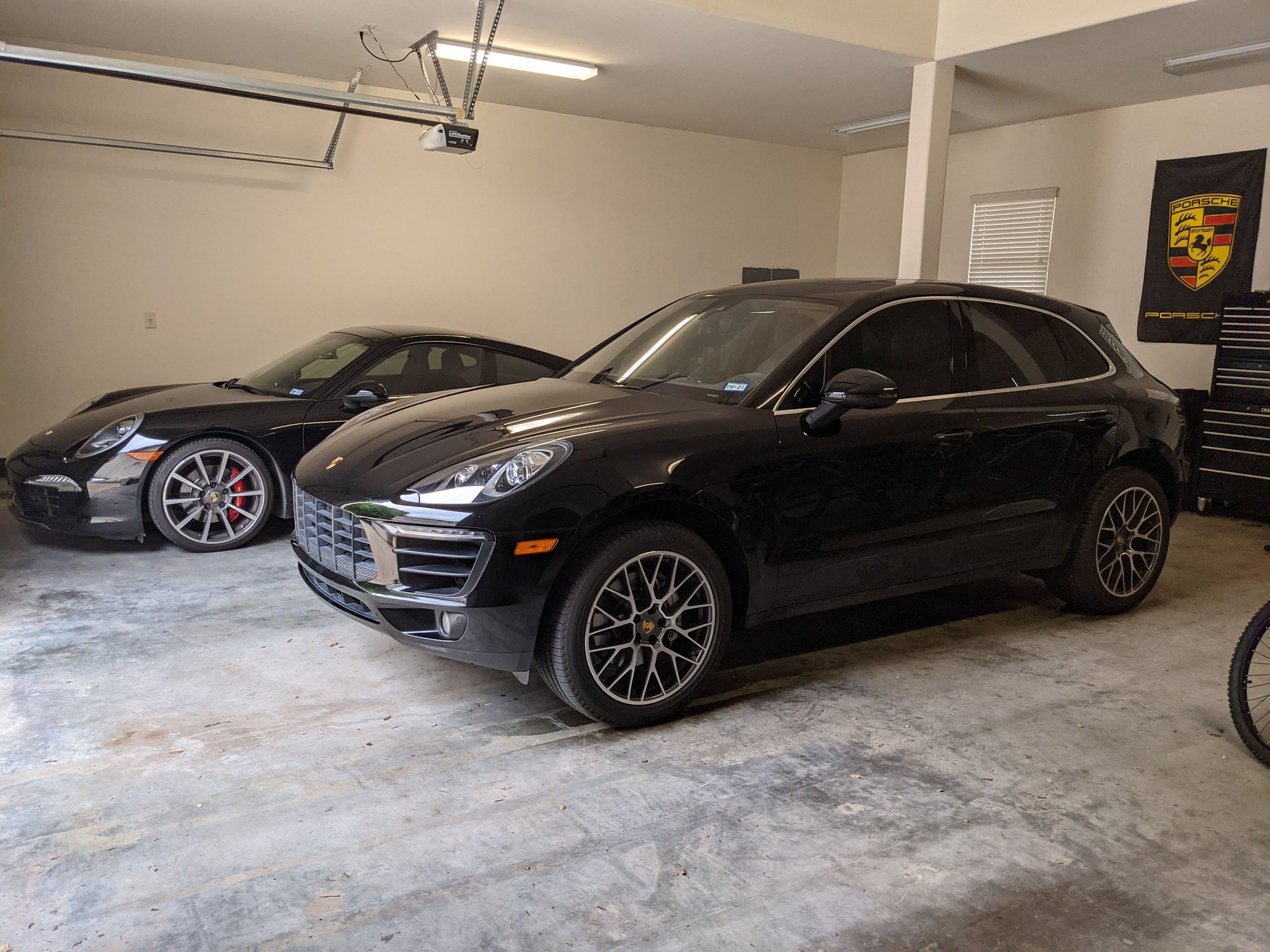 2017 Porsche Macan - 2017 Macan S - Used - VIN WP1AB2A58HLB20576 - 41,000 Miles - 6 cyl - AWD - Manual - SUV - Black - Houston, TX 77002, United States