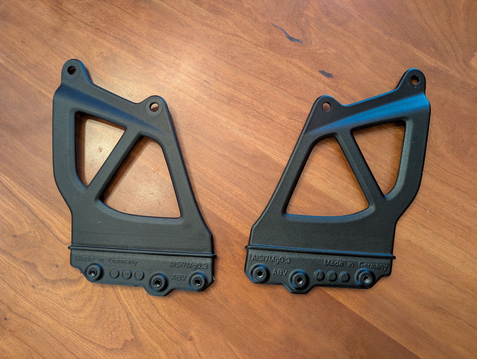 Exterior Body Parts - Porsche 981 Cayman GT4 OEM Wing Supports - Used - 2016 Porsche Cayman GT4 - Mandeville, LA 70448, United States