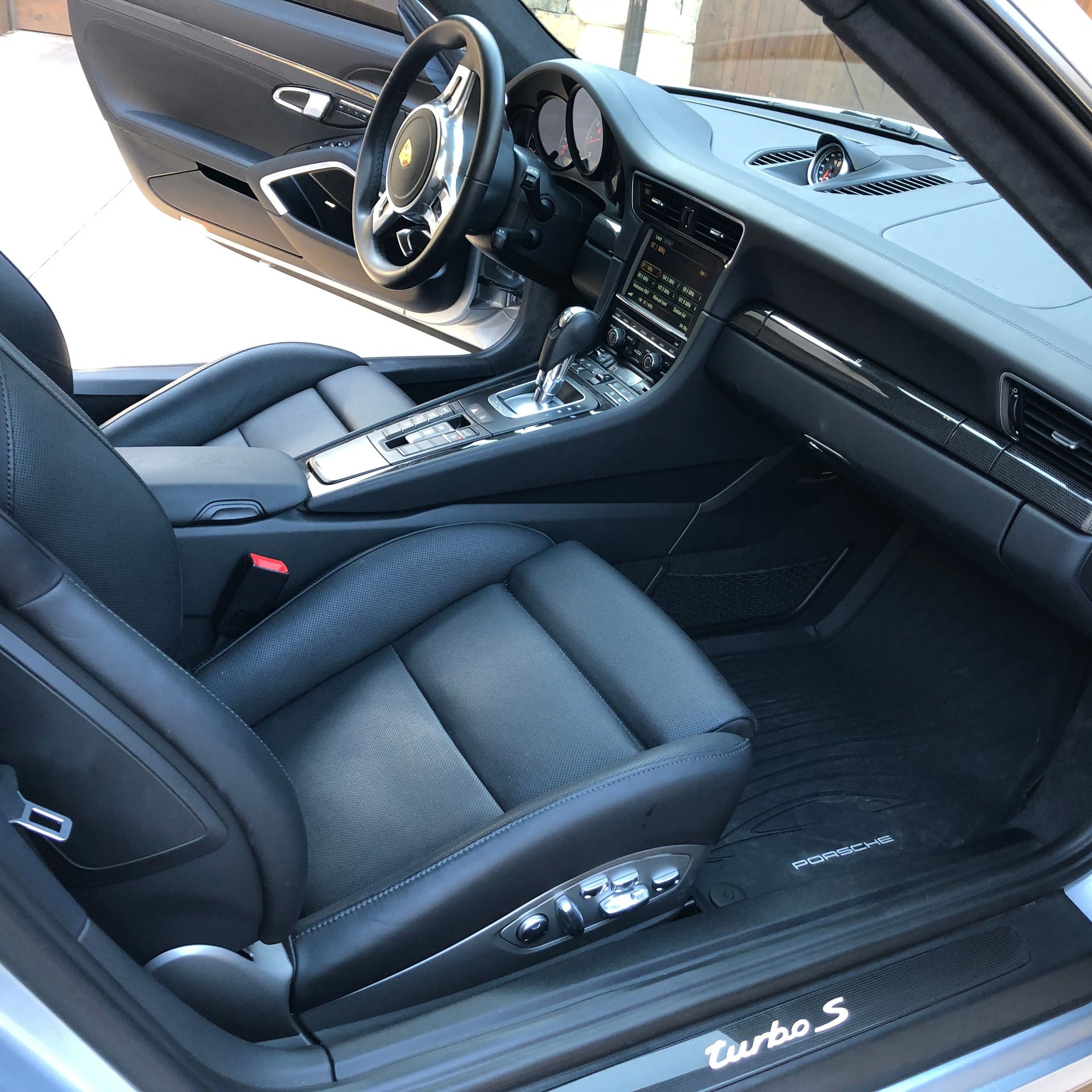 2016 Porsche 911 - 2016 Porsche 911 Turbo S - Used - VIN Wp0ad2a93gs166450 - 11,250 Miles - 6 cyl - AWD - Automatic - Coupe - Silver - Tulsa, OK 74136, United States