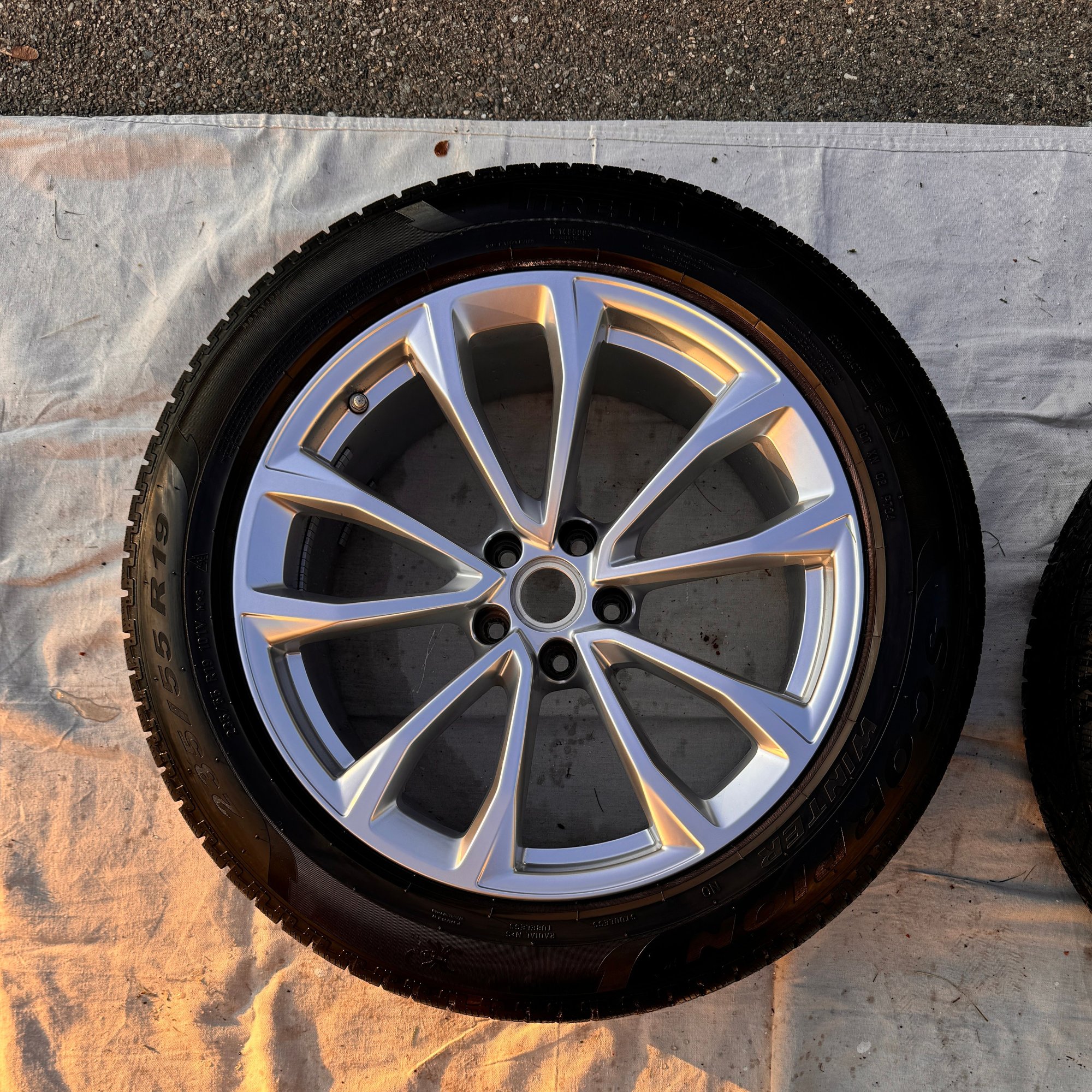 Wheels and Tires/Axles - Macan winter wheels and tires - Used - 2015 to 2024 Porsche Macan - Normandy Park, WA 98166, United States