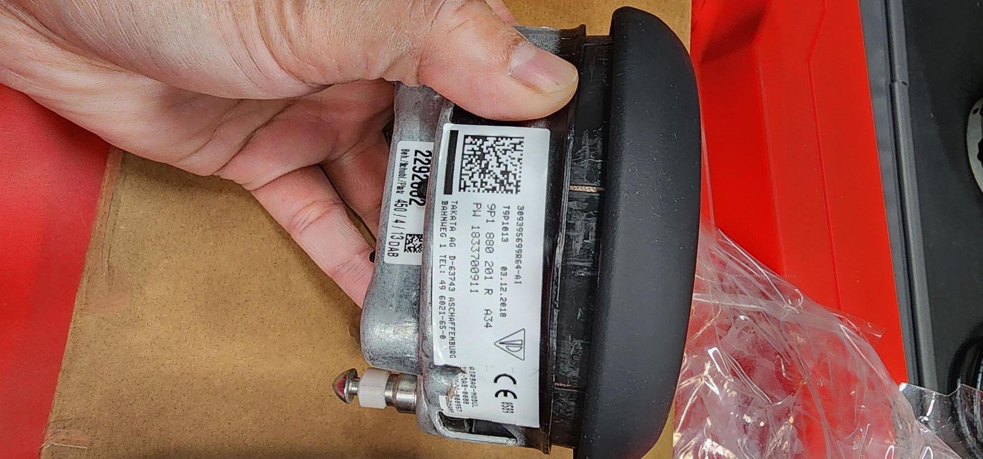 Miscellaneous - Black Leather - 991.2 (2019) Steering wheel Airbag OEM - Used - 2017 to 2019 Porsche 911 - Hazlet, NJ 07748, United States