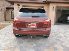 Gloss black tailgate trim. Much better! 