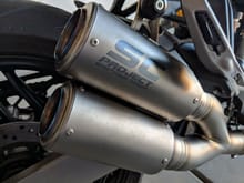 It exhaust cans on the Ducati