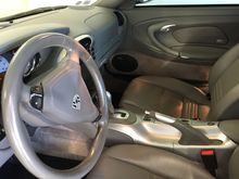 Center console painted in Arctic silver
Silver/Black/Red – vintage Porsche Steering badge 