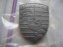 Arctic Silver hood crest front