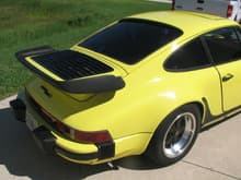 Porsche 1982 911SC yellow 004
