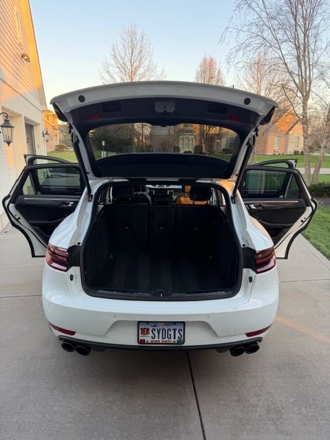 2018 Porsche Macan - 2018 Macan GTS for sale - very low miles - Used - VIN WP1AG2A51JLB65298 - 16,800 Miles - 6 cyl - AWD - Automatic - SUV - White - Cincinnati, OH 45039, United States
