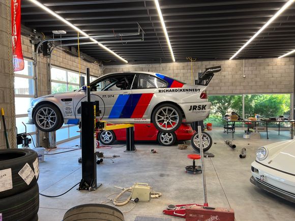 New graphics on the E46…