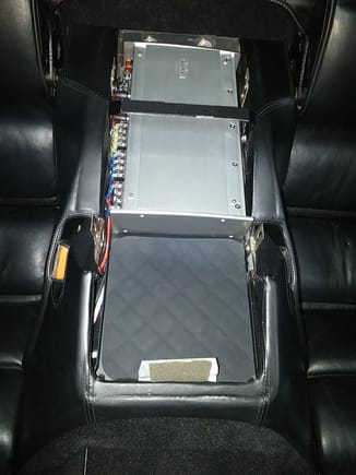 Modified Rear A/C Center Console is where the 6-channel amp for all the speakers & the Sharkwoofer lives