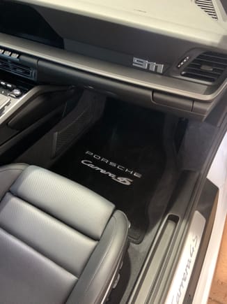 These are the custom floor mats from Lloyd Mats that I had made on my 992 C4S that I had before my Targa 4S