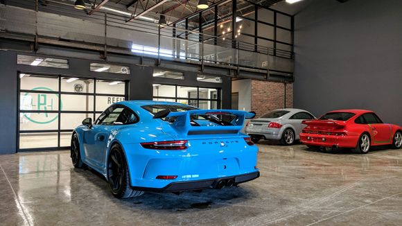 Miami Blue GT3 arrived in the shop.