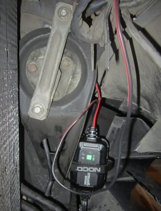 NOCO Genius 2D mounted/ forward/below Headlight motor in grill area 