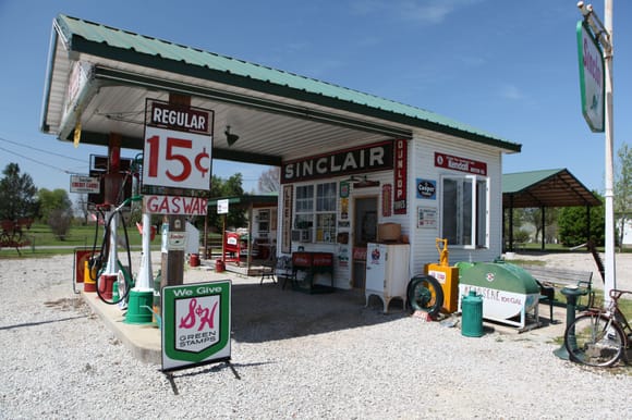 Gary Turner's restored gas station in Mo