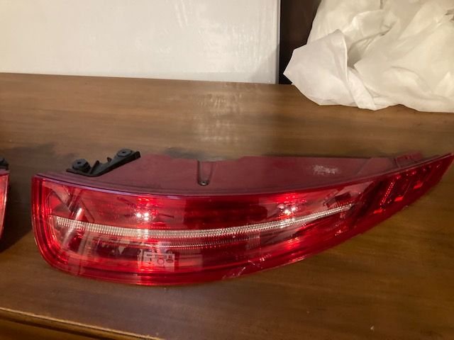 Lights - OEM 991.1 Red Tail Lights - Used - 2012 to 2015 Porsche 911 - Plainfield, IN 46168, United States