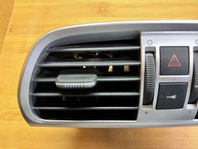 Interior/Upholstery - Center Air Vent 997 911 2005-08 - Used - -1 to 2025  All Models - Spring, TX 77389, United States