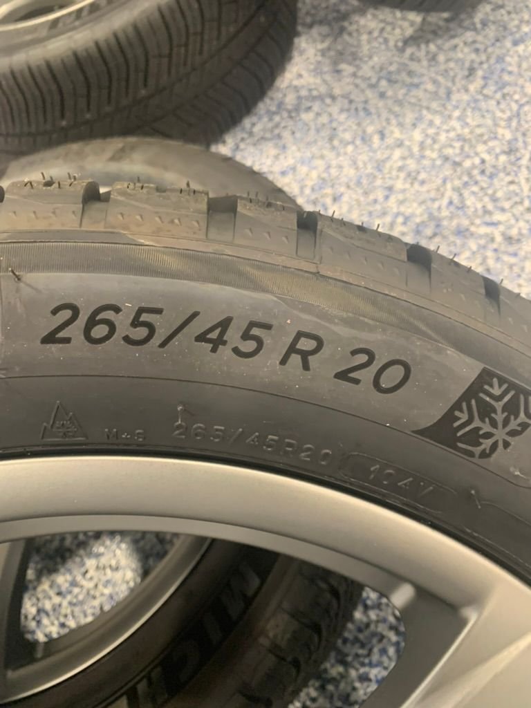 Wheels and Tires/Axles - Brand New Porsche 20 inch Macan Winter Wheel and Tire Set painted Platinum - New - 2018 to 2024 Porsche Macan - Ashland, OR 97520, United States