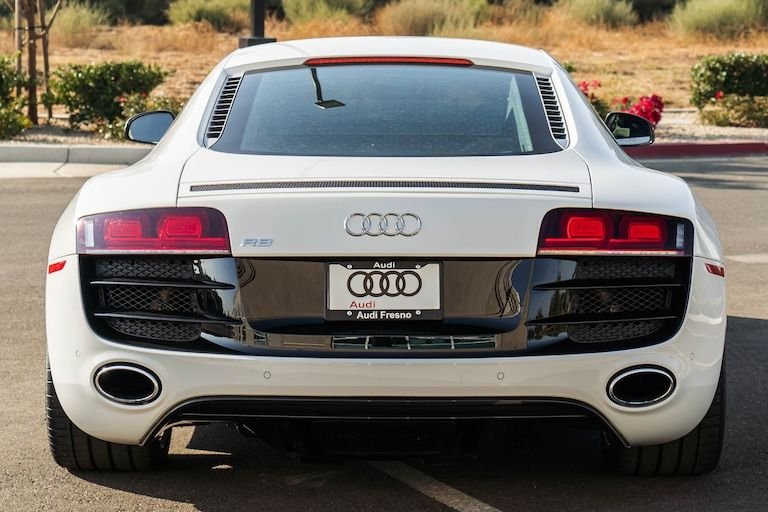 2011 Audi R8 - 2011 Audi R8 V10 5.2L *MANUAL* - Used - VIN WUADNAFG3BN000550 - 15,134 Miles - 10 cyl - AWD - Manual - Coupe - White - Fresno, CA 93650, United States
