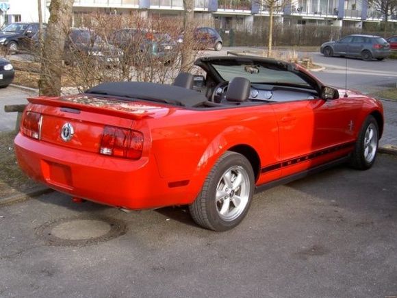 07 mustang pony topdown rear