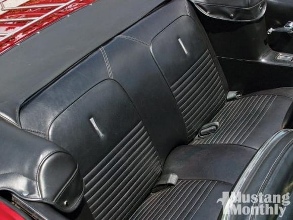 mump 1002 06 o 1967 ford mustang convertible back seat